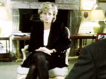 Lady Di durante su entrevista con Martin Bashir para el programa 'Panorama' de la BBC, en 1995.