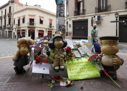 Homenaje a Quino en el barrio de San Telmo (Buenos Aires) donde se encuentran las figuras de algunos de sus personajes: Mafalda, Susanita y Manolito.