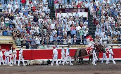 El sexto toro, de nombre 'Ruiseñor', fue premiado con la vuelta al ruedo.