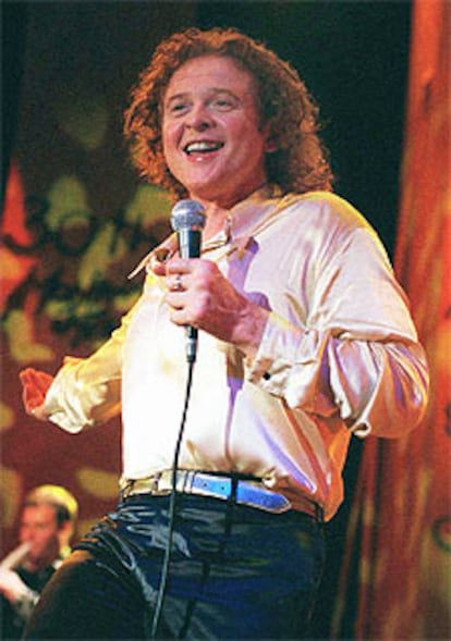 Michael James Hucknall, líder de Simply Red.