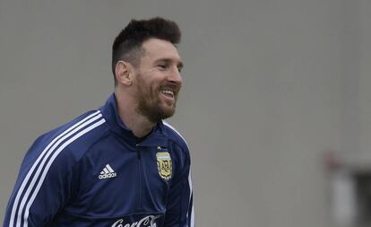 Messi, en una practica con la selección argentina.