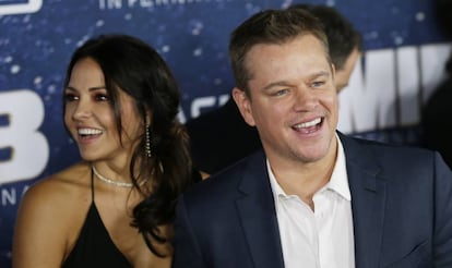 El actor Matt Damon y su esposa, Luciana Barroso, en el estreno de 'Men in Black International' en Nueva York en junio de 2019.