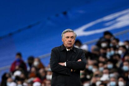 Carlo Ancelotti, durante el Real Madrid-Elche (2-2) de Liga disputado este domingo en el Santiago Bernabéu.