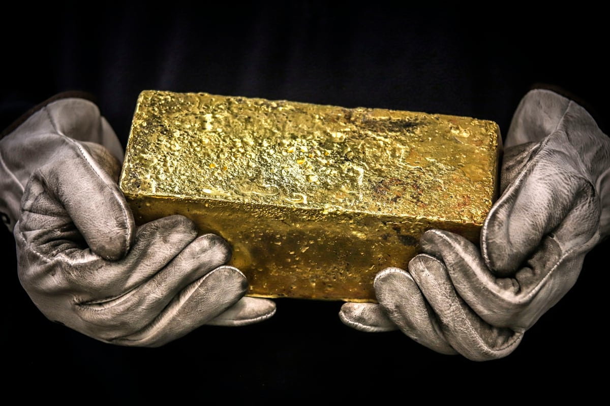 El oro promete más alzas por la erosión institucional en EE UU y la debilidad del dólar
