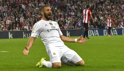 Benzema celebra su primer gol ante el Athletic.