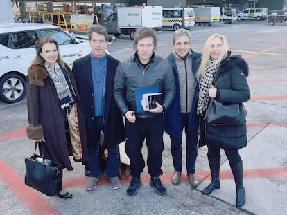 La comitiva argentina en Zurich: Diana Mondino, ministra de Relaciones Exteriores; Nicolás Posse, jefe de Gabinete; el presidente argentino, Javier Milei; Luis Caputo, ministro de Economía, y Karina Milei, secretaria de la Presidencia.