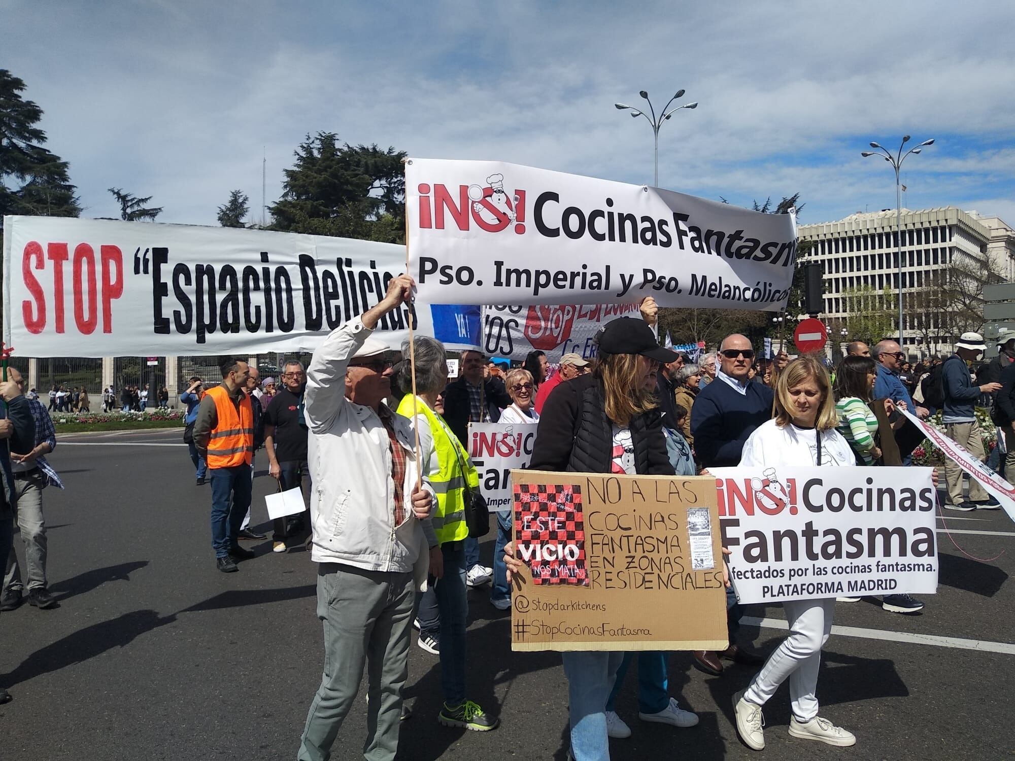 El “escándalo” de las cocinas fantasmas en Madrid: el PSOE pide que comparezca el responsable de otorgar las cuatro licencias anuladas