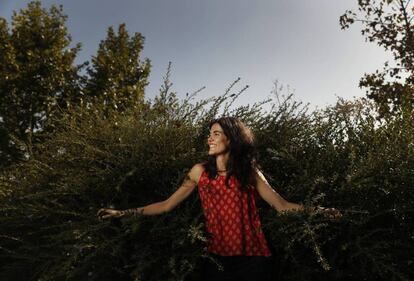 Laura Pinto Cortés, en unos jardines de Alameda de Osuna.