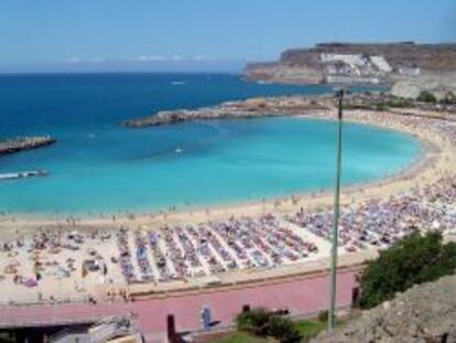 Playa de Puerto Rico en el sur de Gran Canaria.