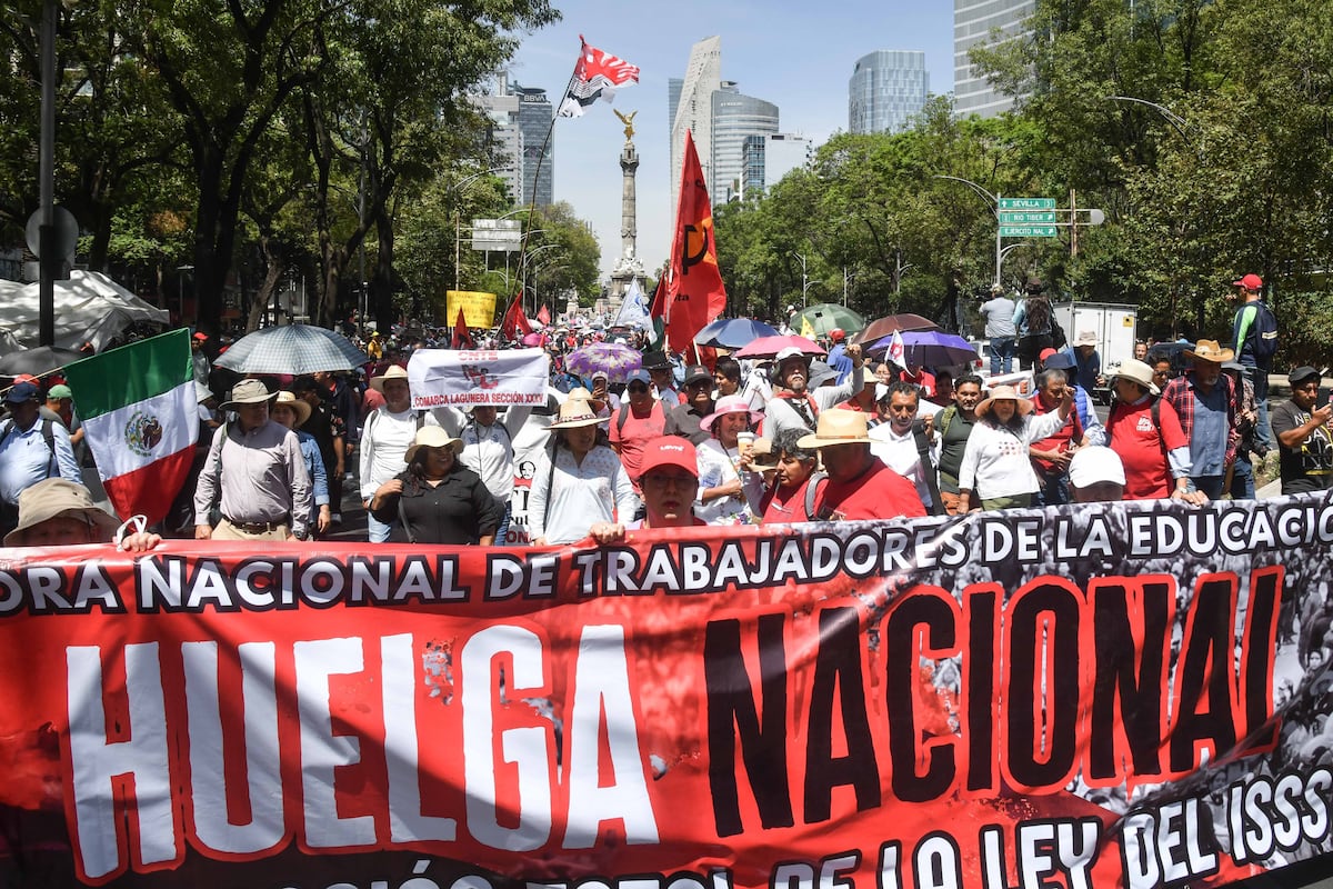 Los maestros de la CNTE se declaran en huelga indefinida: “No aceptamos ...