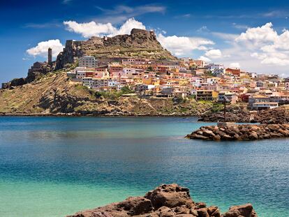 Vista panorámica de Castelsardo, en Cerdeña (Italia).