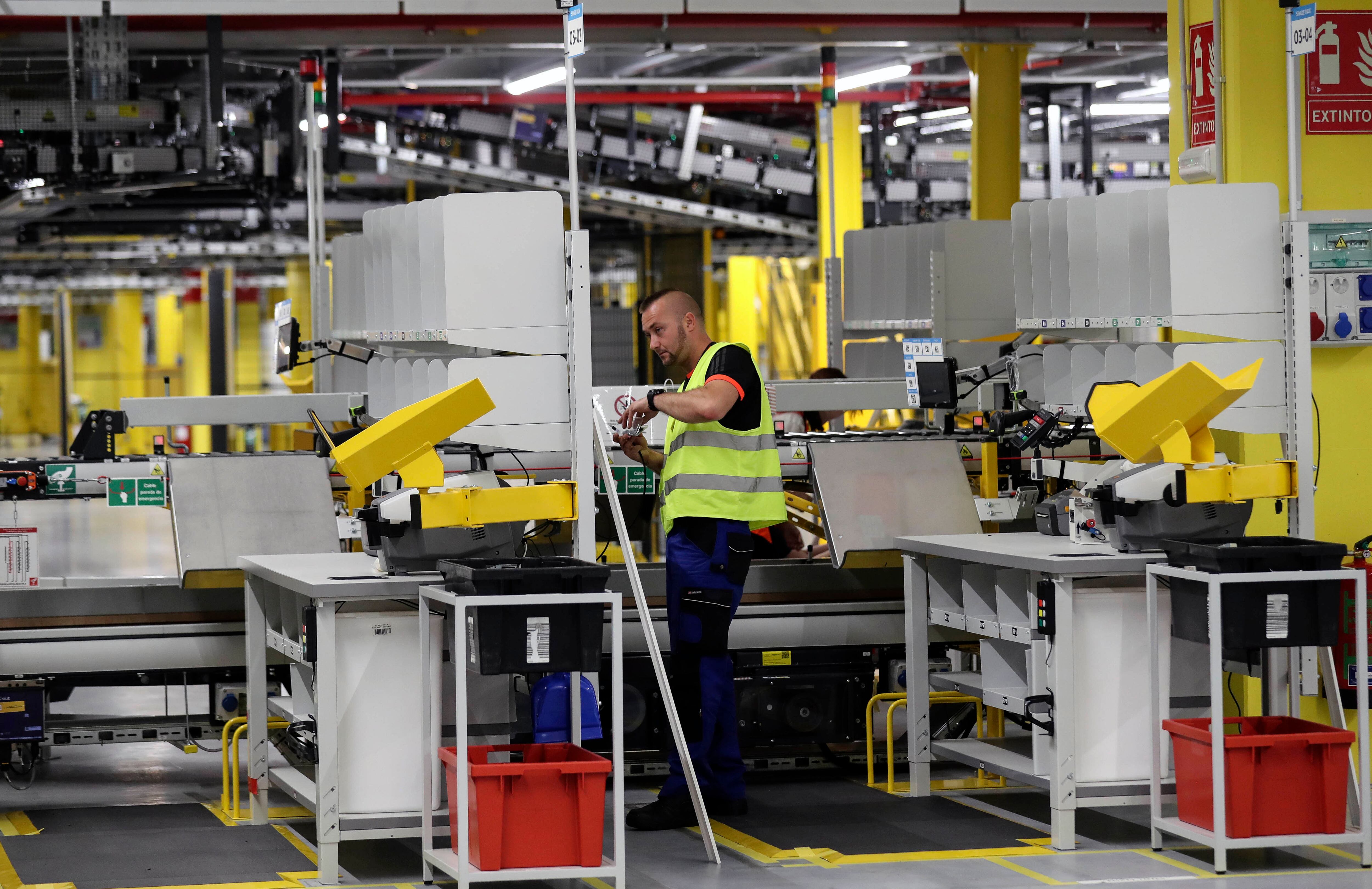 Instalaciones del centro logístico de Amazon en Siero (Asturias).