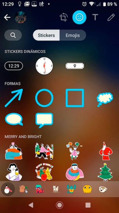 Ahora los stcikers y emoji tiene zonas separadas dentro de la app