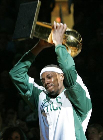 Paul Pierce ofrece el título de campeones de la NBA 2007-08 a la afición de los Celtics