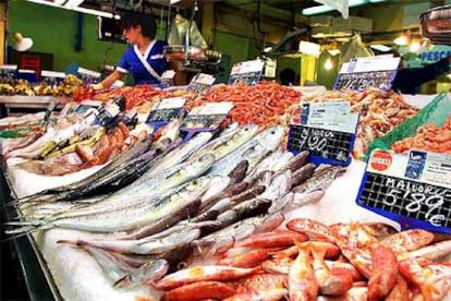 Un puesto de pescado en el mercado del Olivar, de Palma de Mallorca.