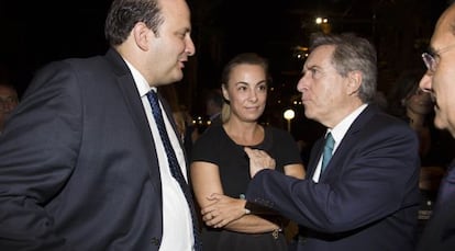 El director de la SER, Alejandro Nieto, con la alcaldesa, Sonia Castedo, y el periodista I&ntilde;aki Gabilondo en Alicante.