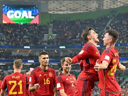 Spain's midfielder #09 Gavi (2nd R) celebrates scoring his team's fifth goal during the Qatar 2022 World Cup Group E football match between Spain and Costa Rica at the Al-Thumama Stadium in Doha on November 23, 2022. (Photo by Glyn KIRK / AFP)