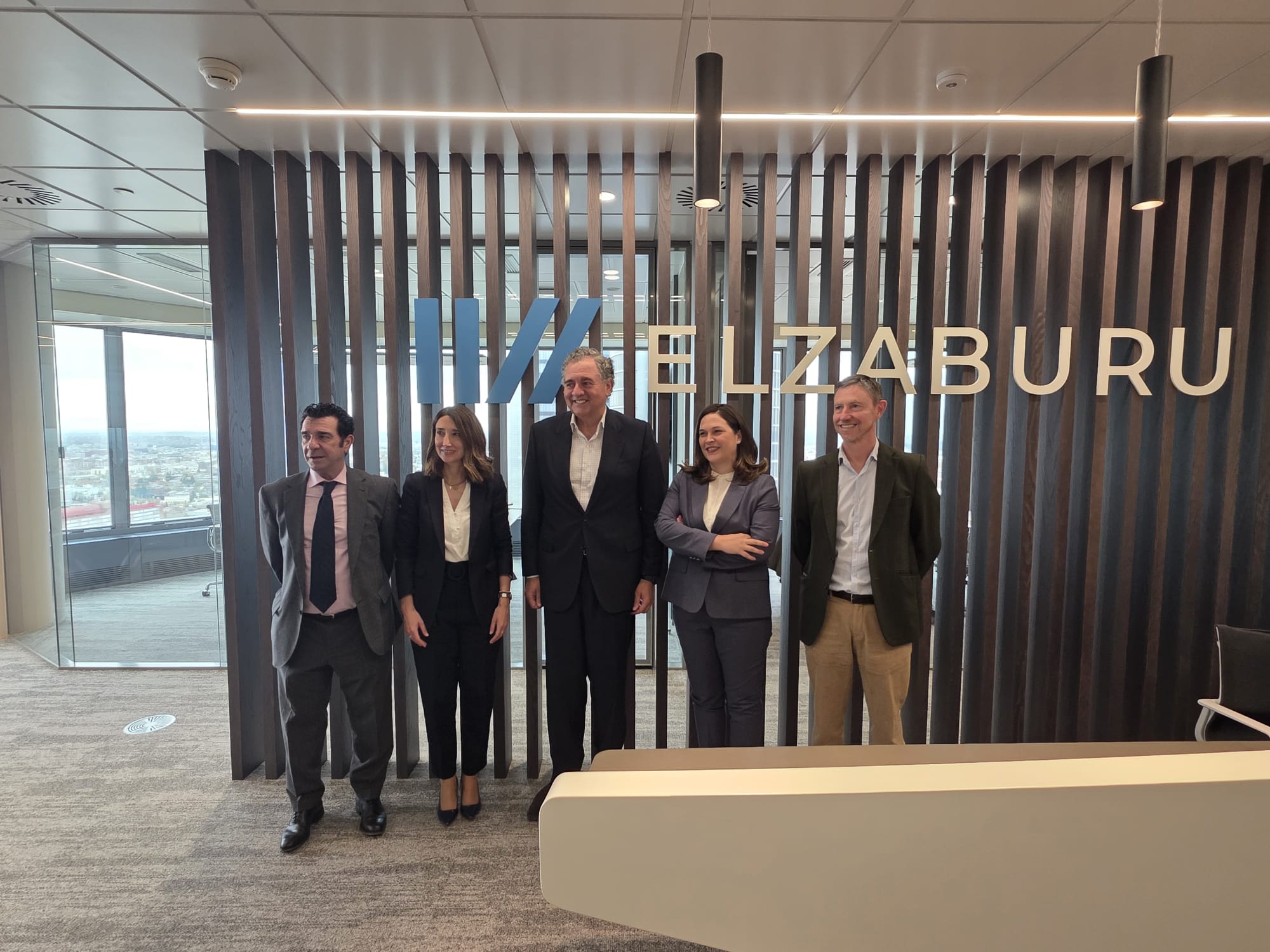 Elzaburu factura 28 millones de euros en 2025, un 3% más que el año anterior