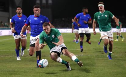 El irlandés Andrew Conway, en una acción del partido.