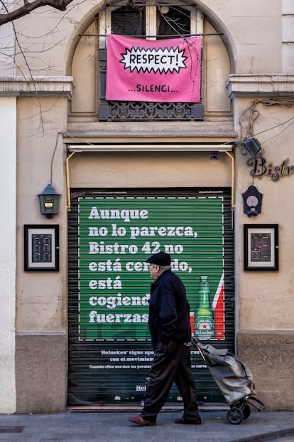 L’Ordenança de Civisme del 2006 va ser durament contestada des del món associa­tiu barceloní, a través de la FAVB,  les entitats de drets humans locals (OSPDH) o la Sindicatura de Greuges de Barcelona. 