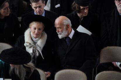 Los duques de Kent, Miguel y Cristina de Reibnitz, este martes 27 de febrero durante el funeral de Constantino de Grecia en la capilla de San Jorge, en Windsor (Inglaterra).