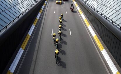 El equipo Jumbo Visma, durante la crono.