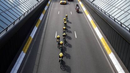 El equipo Jumbo Visma, durante la crono.