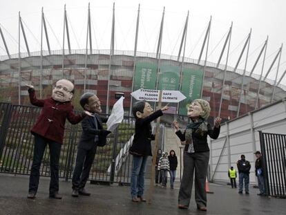 Protestas contra los l&iacute;deres mundiales en la Cumbre del Clima de Varsovia.