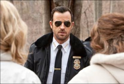 En la serie 'The Leftovers' Justin Theroux interpreta al Jefe de Policía de Mapleton, Kevin Garvey.