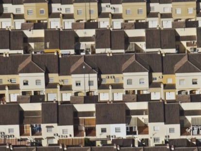 Vista a&eacute;rea de una urbanizaci&oacute;n en la provincia de Sevilla