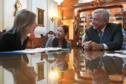 Elizabeth Sherwood-Randall y Andrés Manuel López Obrador, reunidos este lunes.