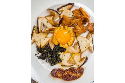 This Ganbara creation, assorted wild mushrooms with egg yolk and foie gras, looks as great as it tastes.