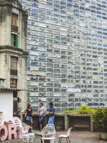 Terraza del bar Balsa, en el centro de São Paulo.