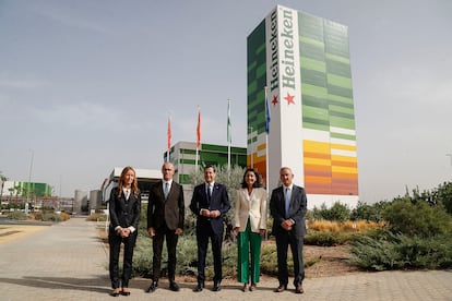 De izquierda a derecha, Loreto Ordóñez, Antonio Muñoz, Juan Manuel Moreno Bonilla, Carmen Ponce y Juan Candau.