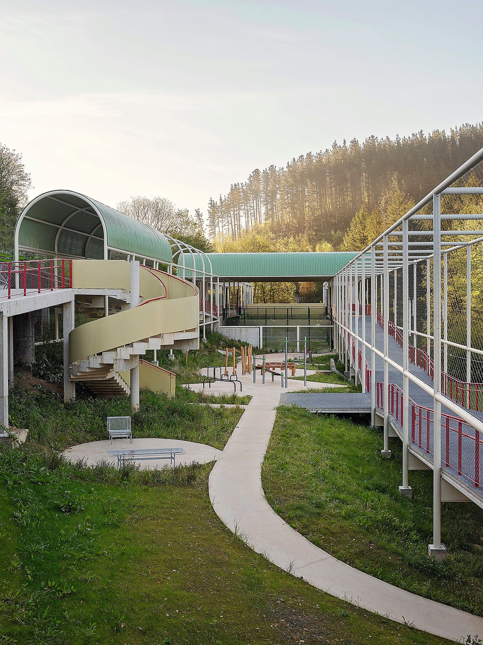 Parque deportivo Zubitegi, un proyecto del estudio BeAr en el pueblo vizcaíno de Mallabia.