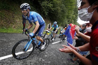 El ciclista español Alejandro Valverde, del equipo Movistar, durante la 9ª etapa, entre las localidades de Pau y Laruns, el 6 de septiembre.