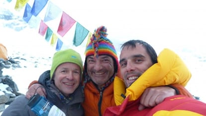 Garra, Lolo y Osiel, en el campo base del Dhaulagiri.