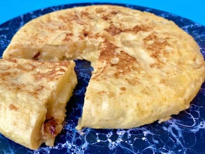 Tortillas rápidas de patata: una catástrofe, dos 'meh' y un descubrimiento