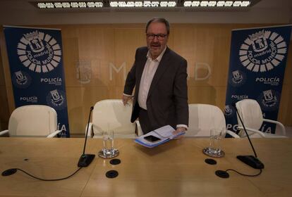 Javier Barbero, al inicio de una rueda de prensa.