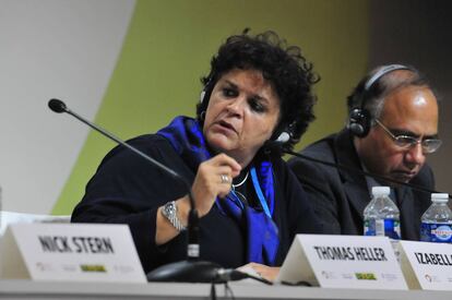 A ministra Izabella Teixeira, na COP21.