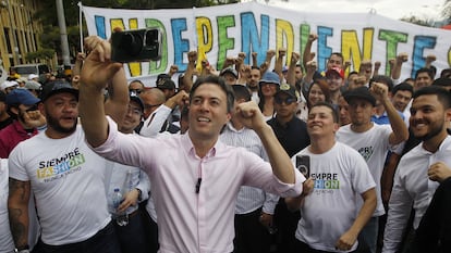 Daniel Quintero en la manifestación en apoyo a Gustavo Petro y sus reformas sociales, en Medellín, en febrero de 2023.