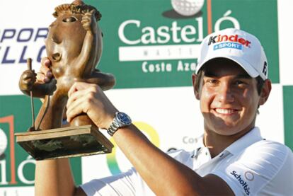 Matteo Manassero, tras ganar en Castellón.