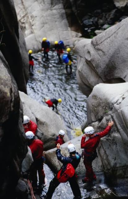 Descenso de cañones en el circo de Cilaos (Isla Reunión).