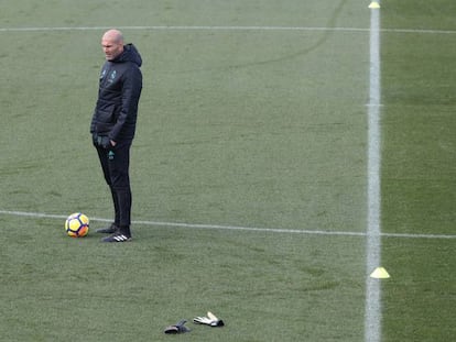 Zidane, durante en el entrenamiento de este viernes. 