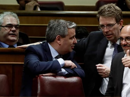 Los diputados Jordi Xuclà, Ferran Bel y Carles Campuzano, en el Congreso.