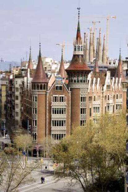 Casa Terradas, en Barcelona, conocida como la Casa de les Punxes.