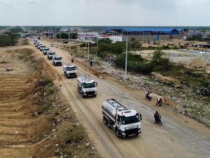 Carrotanques adquiridos por la Unidad Nacional para la Gestión del Riesgo de Desastres (UNGRD) para abastecer de agua a La Guajira, Colombia.