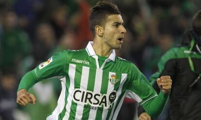 Vadillo celebra un gol