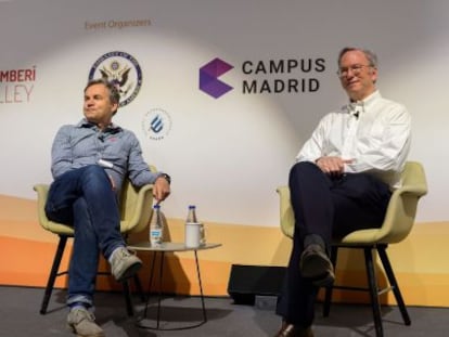 El emprendedor Mart&iacute;n Varsavsky entrevista a Eric Schmidt, de Google.