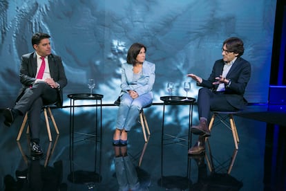 Fidel Rodríguez Batalla (izquierda), viceconsejero de Universidades, Ciencia e Innovación de la Comunidad de Madrid; María Jesús Almazor, CEO de Ciberseguridad y Cloud de Telefónica Tech, y Josep Maria Martorell, director asociado del Barcelona Supercomputing Center.